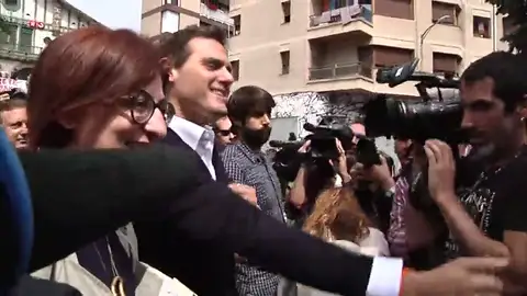 Albert Rivera hace campaña en el pueblo de Josu Ternera Albert Rivera hace campaña en el pueblo de Josu Ternera