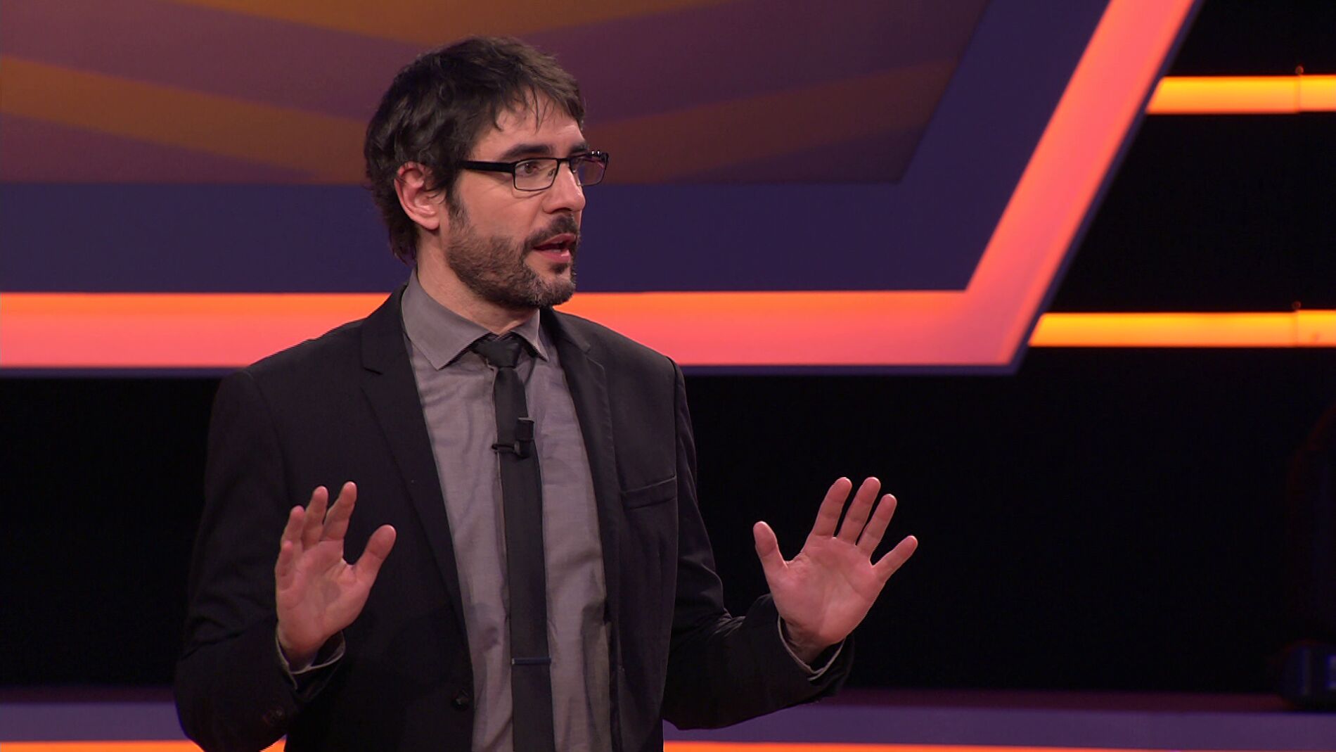 Un concursante deja sin palabras a Juanra Bonet con la poes&iacute;a de '&iexcl;Boom!': "No soy muy crack, pero se intenta"