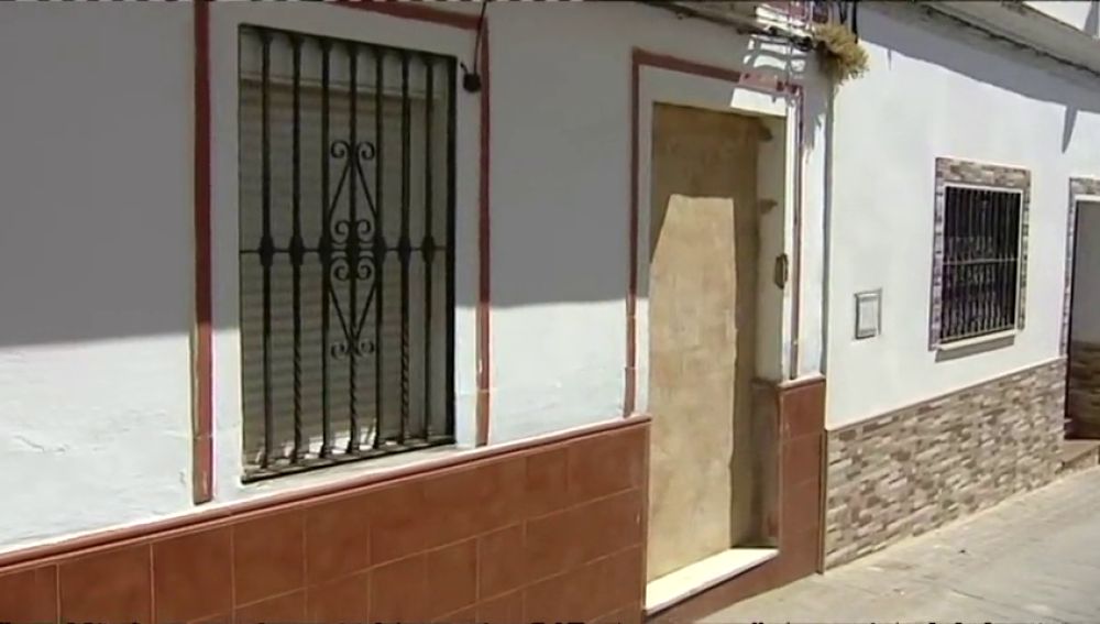 Los vecinos evitan un nuevo caso de okupación de una vivienda en Alcalá de Guadaíra (Sevilla)