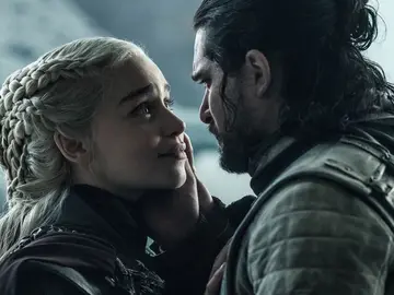 Daenerys y Jon Snow en el final de 'Juego de Tronos' Daenerys y Jon Snow en el final de 'Juego de Tronos'