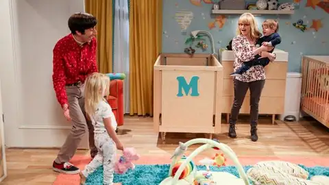 Howard y Bernadette con sus hijos en el final de 'The Big Bang Theory' Howard y Bernadette con sus hijos en el final de 'The Big Bang Theory'