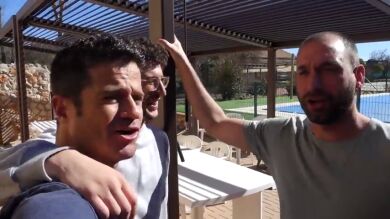 Una barbacoa, una 'amenaza' de volver y el horóscopo en la convivencia de 'Masters de la reforma' 