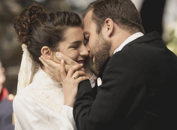 Fernando Mesía y María Elena se dan el 'sí, quiero' en 'El secreto de Puente Viejo'