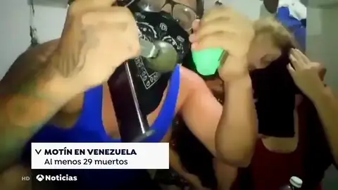 Al menos 30 muertos en un motín en una cárcel venezolana Al menos 30 muertos en un motín en una cárcel venezolana