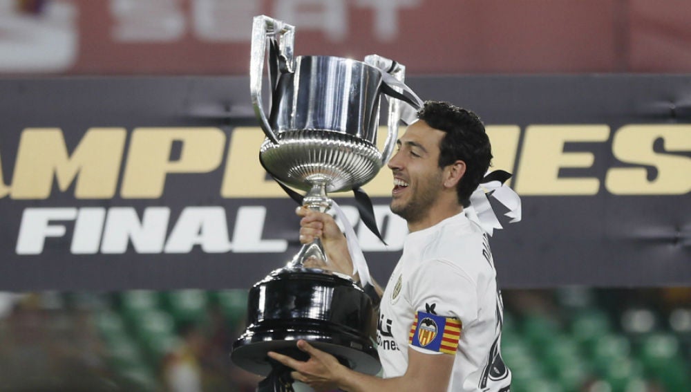 Parejo, con la Copa del Rey