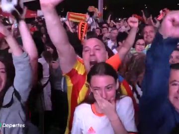 Fiestón en Valencia tras ganar la Copa del Rey: "Con ganas de llorar pero de la emoción no me salen ni las lágrimas"