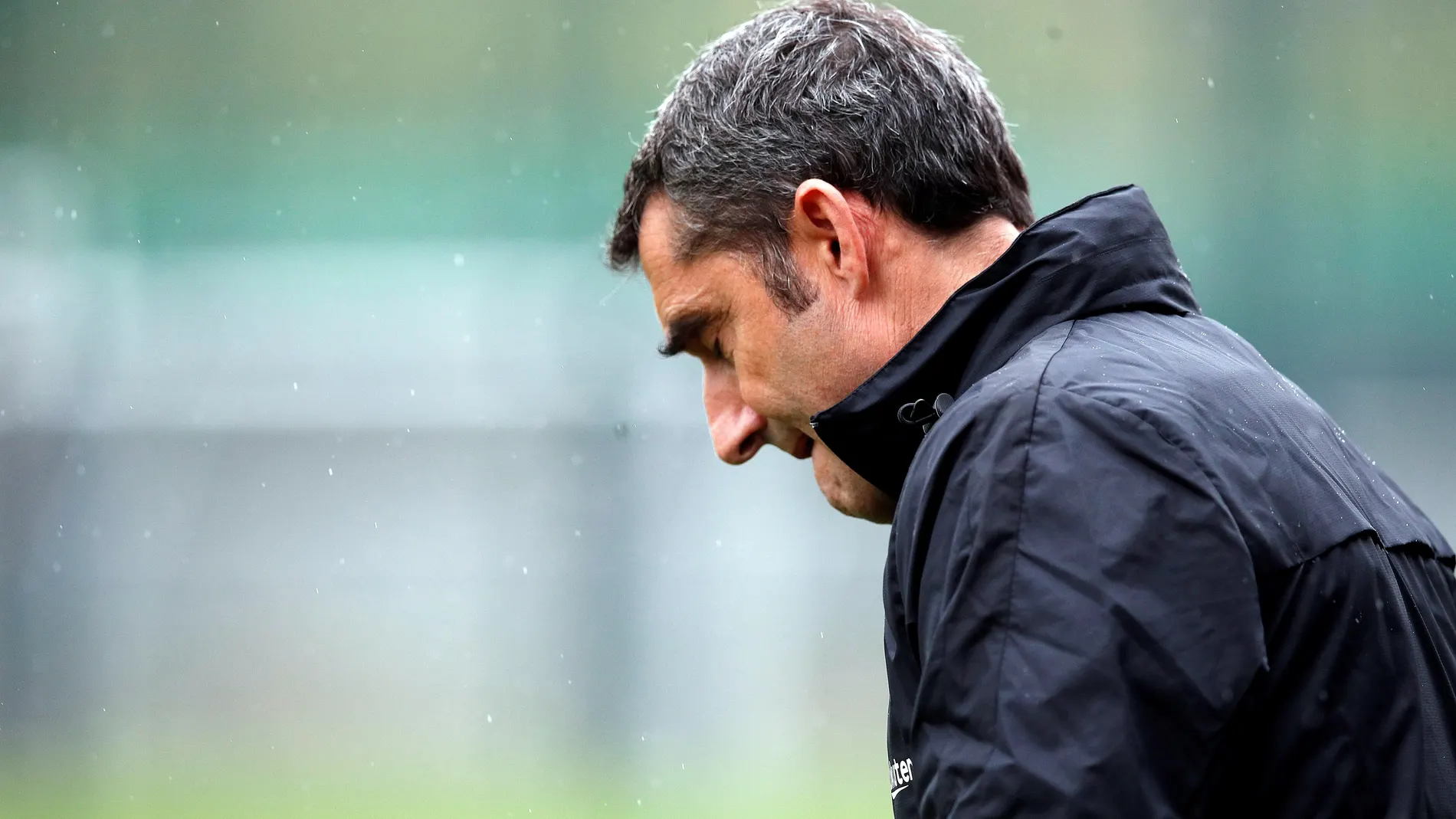 Ernesto Valverde, en un entrenamiento del Barcelona Ernesto Valverde, en un entrenamiento del Barcelona