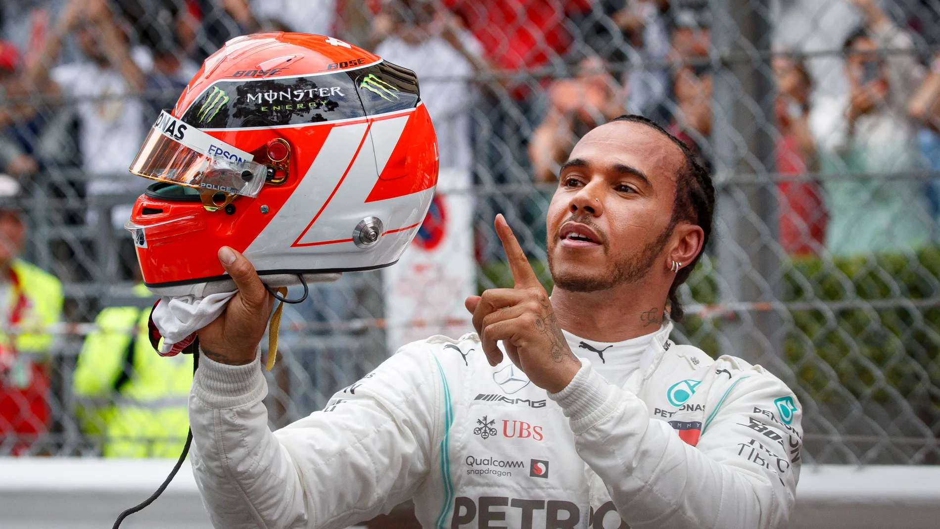 Lewis Hamilton, tras su victoria en el GP de Mónaco Lewis Hamilton, tras su victoria en el GP de Mónaco