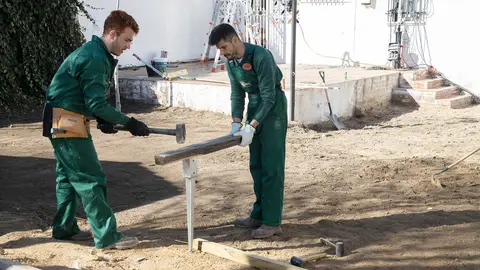El principio de Arquímedes según Álex, ¿cómo se coloca el suelo exterior a nivel? El principio de Arquímedes según Álex, ¿cómo se coloca el suelo exterior a nivel?
