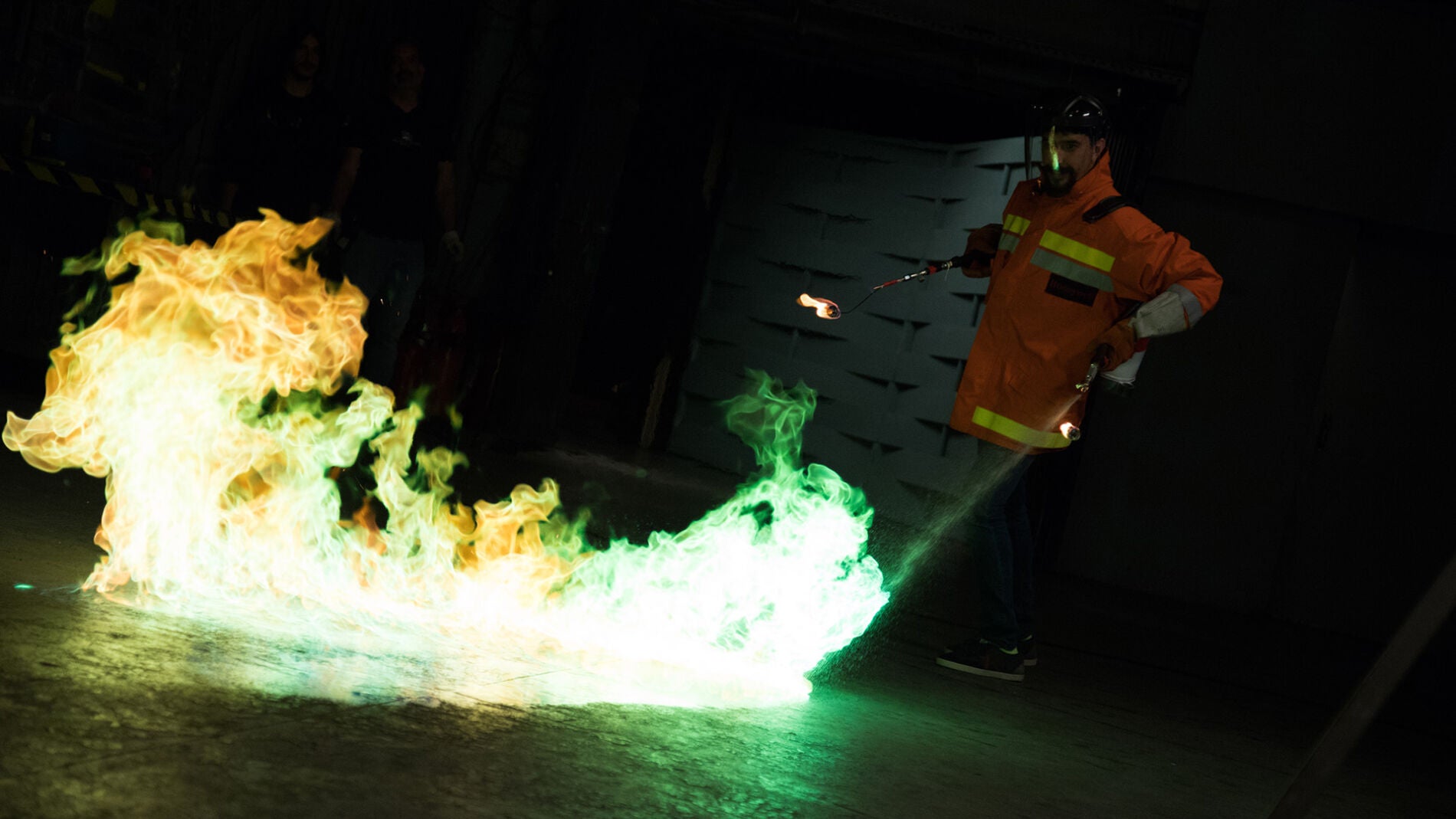 Marron delimita la "zona de no morir" para Pablo Motos y los Jonas Brothers durante este experimento en 'El Hormiguero 3.0'