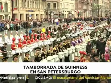 Tamborrada de guinnes en San Petersburgo. Tamborrada de guinnes en San Petersburgo.