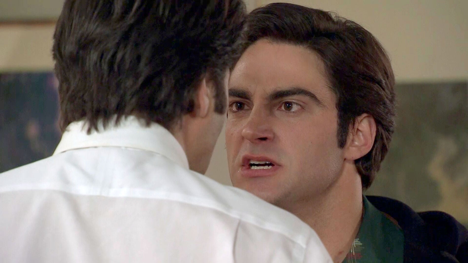 &Aacute;lvaro le planta cara a un agresivo Gabriel