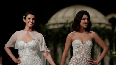 Los posados en bañador de Blanca Romero y Lucía Rivera que demuestran que son idénticas