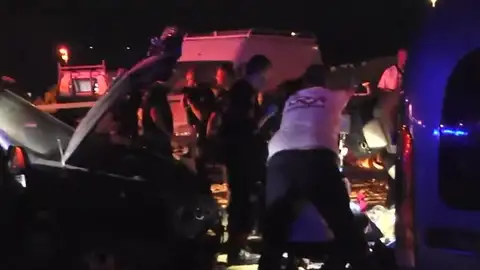 Se estrella un coche con siete inmigrantes ocultos Se estrella un coche con siete inmigrantes ocultos