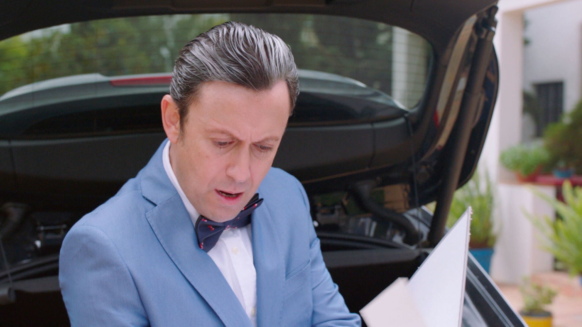 Crist&oacute;bal descubre los papeles ocultos de Lola y Epi