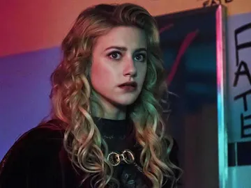 Lili Reinhart como Alice Cooper en 'Riverdale' Lili Reinhart como Alice Cooper en 'Riverdale'