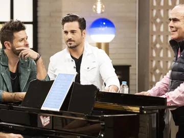 Giuseppe Izzillo, muy nervioso ante Pablo López y David Bustamante Giuseppe Izzillo, muy nervioso ante Pablo López y David Bustamante