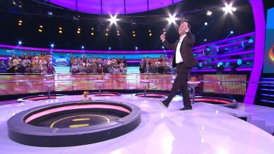 Arturo Valls recibe a toda su familia como público en '¡Ahora Caigo!'