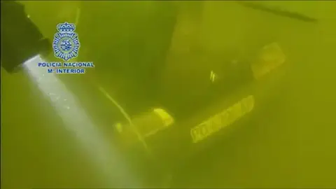 El rescate del cadáver del hombre El rescate del cadáver del hombre