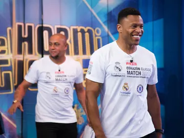 Disfruta de la entrevista completa de Roberto Carlos y Julio Baptista en 'El Hormiguero 3.0' Disfruta de la entrevista completa de Roberto Carlos y Julio Baptista en 'El Hormiguero 3.0'