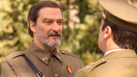 Carvajal 'desempolva' su pasado para salvar a Amelia