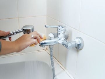 Limpiar baño Limpiar baño