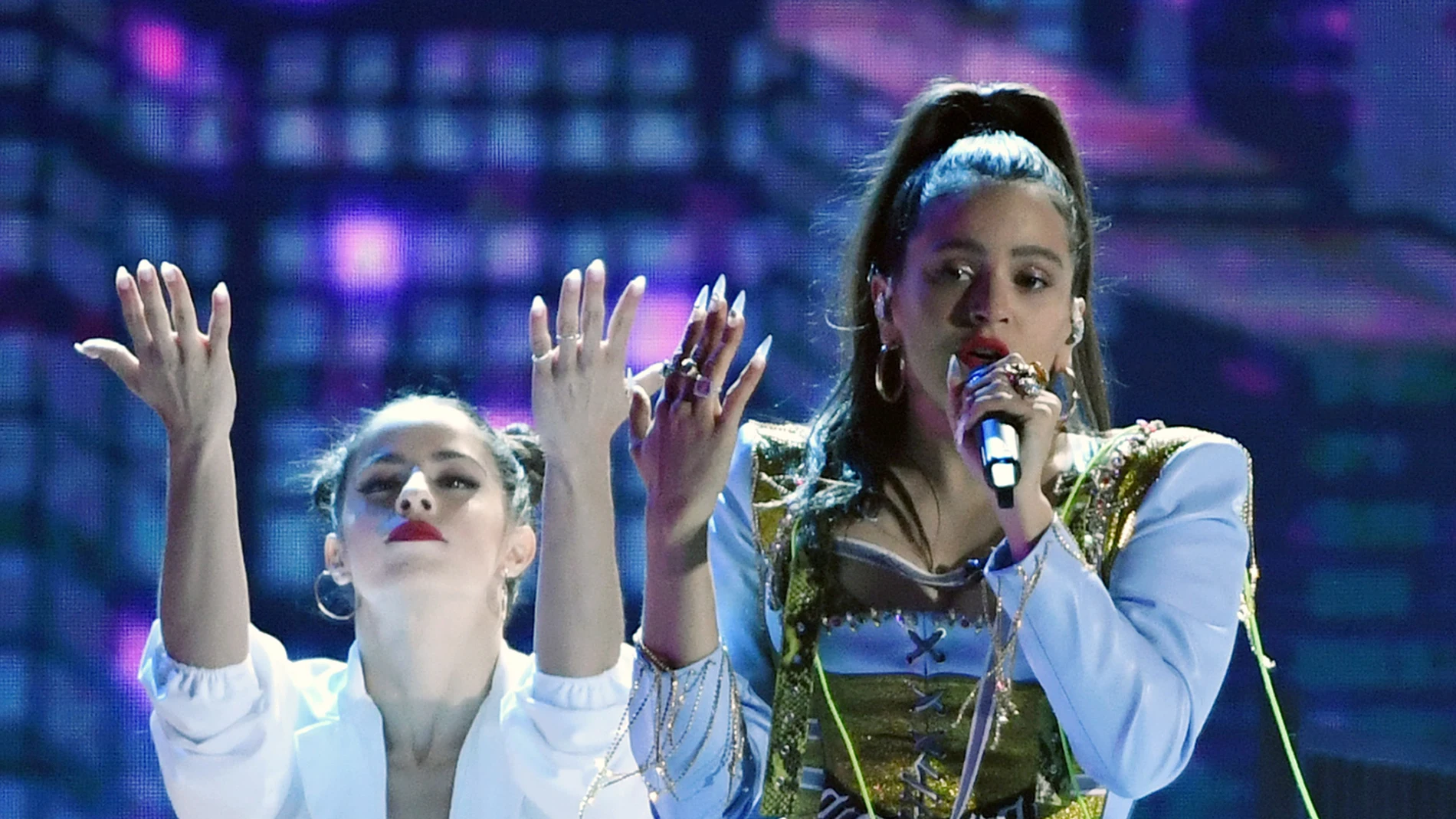 Rosalía durante una actuación Rosalía durante una actuación