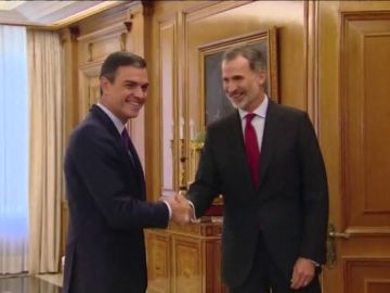 Pedro S&aacute;nchez acude a la Zarzuela para la ronda de consultas con Felipe VI