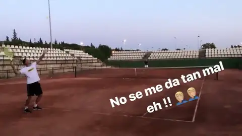 Joaquín sí que sabe coger una raqueta de tenis: "¡No se me da tan mal!" Joaquín sí que sabe coger una raqueta de tenis: "¡No se me da tan mal!"