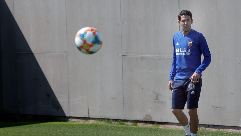 Parejo, durante un entrenamiento con el Valencia
