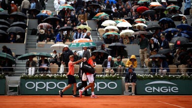 La lluvia obliga a aplazar el Djokovic vs Thiem al sábado