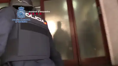 Desarticulada, con 87 detenidos, una red criminal especializada en robos con fuerza en domicilios Desarticulada, con 87 detenidos, una red criminal especializada en robos con fuerza en domicilios