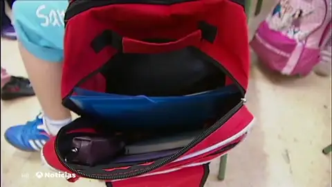 Revelan nuevos casos de maltrato en el mismo colegio de Dos Hermanas en el que vejaron a una niña autista Revelan nuevos casos de maltrato en el mismo colegio de Dos Hermanas en el que vejaron a una niña autista