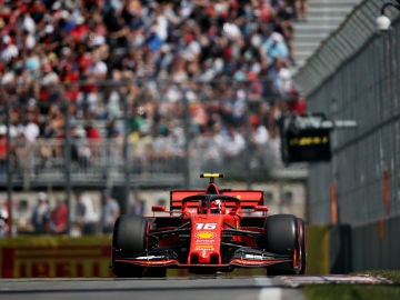 Leclerc rueda por el circuito de Canadá