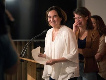 Ada Colau en una rueda de prensa