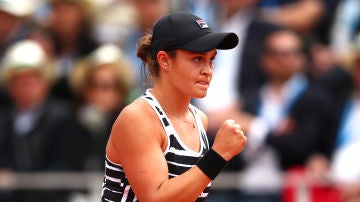 Barty celebra su victoria en Roland Garros