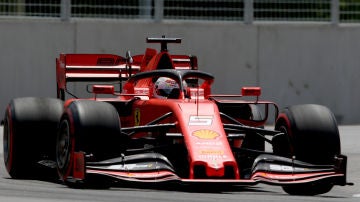 Vettel, a bordo de su Ferrari