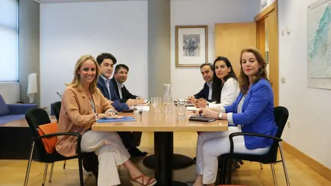 El PP y Vox se han vuelto a reunir este sábado El PP y Vox se han vuelto a reunir este sábado