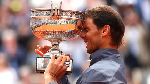 Rafa Nadal levanta el título de Roland Garros 2019 Rafa Nadal levanta el título de Roland Garros 2019