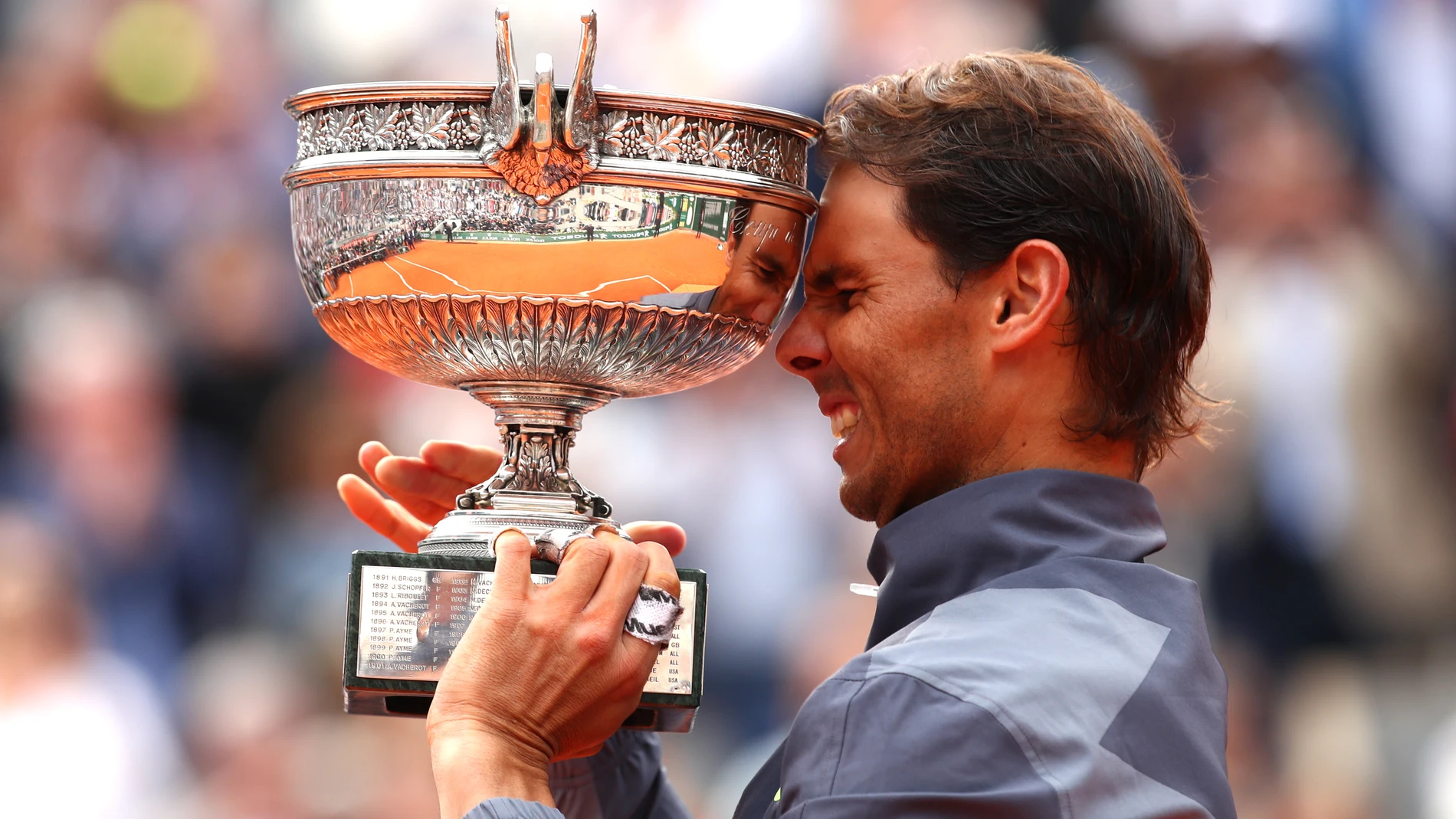 Rafa Nadal levanta el título de Roland Garros 2019 Rafa Nadal levanta el título de Roland Garros 2019