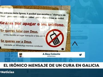 Polémico cartel de un párroco en la puerta de la Iglesia de Pontevedra: "Si quieres ver a Dios mándale un Whatsapp mientras conduces"