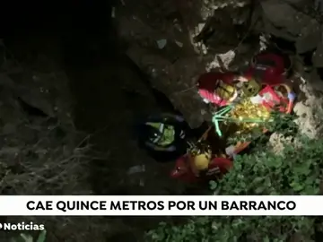 Una motorista resulta herida grave tras caer por un barranco en la carretera de Banyalbufar a Esporles Una motorista resulta herida grave tras caer por un barranco en la carretera de Banyalbufar a Esporles