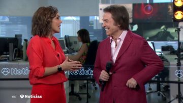 Raphael y M&oacute;nica Carrillo