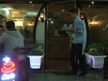 Cerrados medio centenar de cafés y restaurantes en Irán