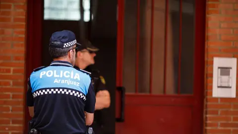 Policías custodian este lunes la vivienda Policías custodian este lunes la vivienda