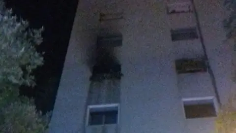 Fachada del edificio calcinado Fachada del edificio calcinado
