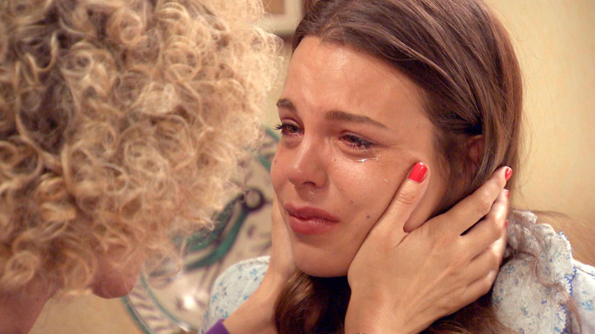 Silvia anima a Mar&iacute;a, hundida en una profunda depresi&oacute;n