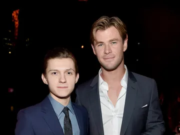 Tom Holland y Chris Hemsworth Tom Holland y Chris Hemsworth