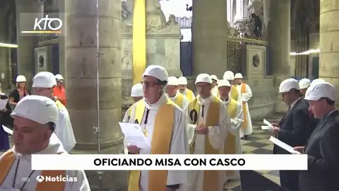 REEMPLAZO | Notre Dame celebra su primera misa dos meses después del incendio REEMPLAZO | Notre Dame celebra su primera misa dos meses después del incendio