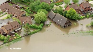 Decenas de hogares inundados por las fuertes lluvias en el este del Reino Unido